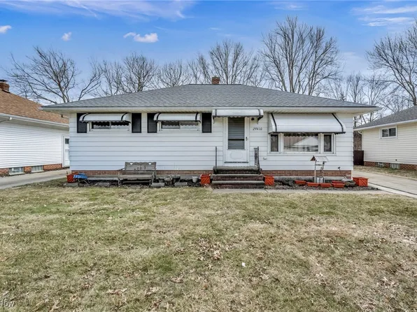 29410 Shaker Dr, Wickliffe, OH 44092