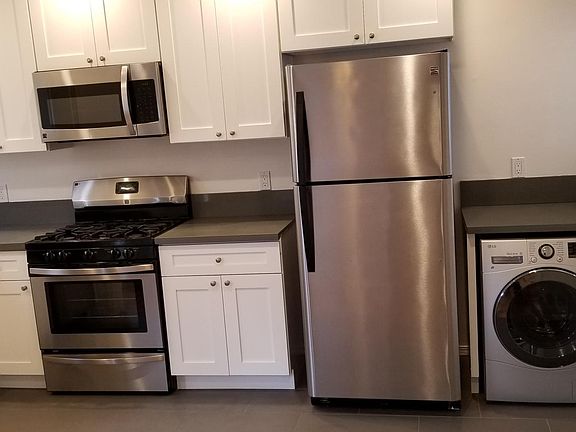 5th image of 213 N Cordova St