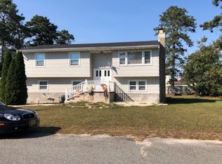 825 11th Ave, Toms River, NJ