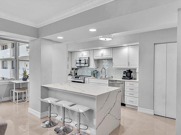 4th image of 4300 N Ocean Boulevard #19H