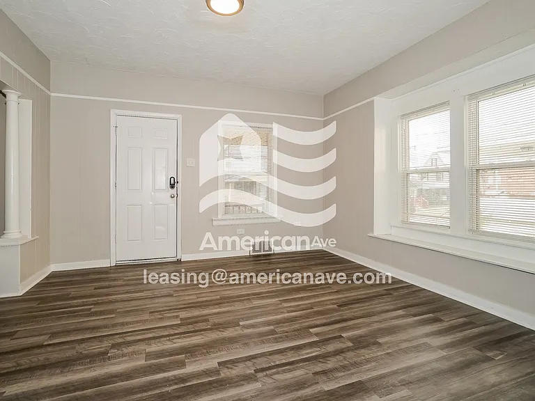 731782_002_living_room_12854022.jpg