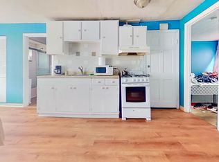 25 Division St APT 2R, Chelsea, MA 02150