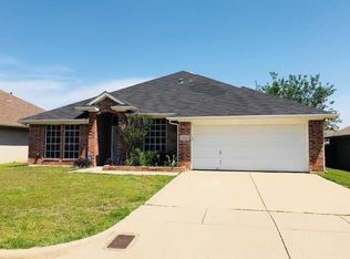 3725 Regency Cir, Fort Worth, TX 76137
