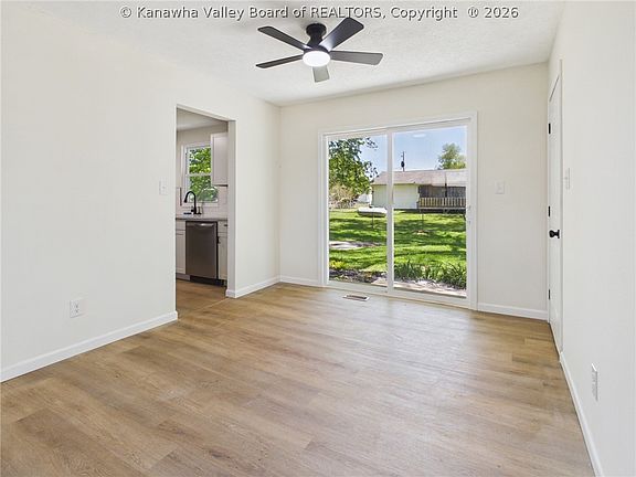 3rd image of 25 Fernwood Way