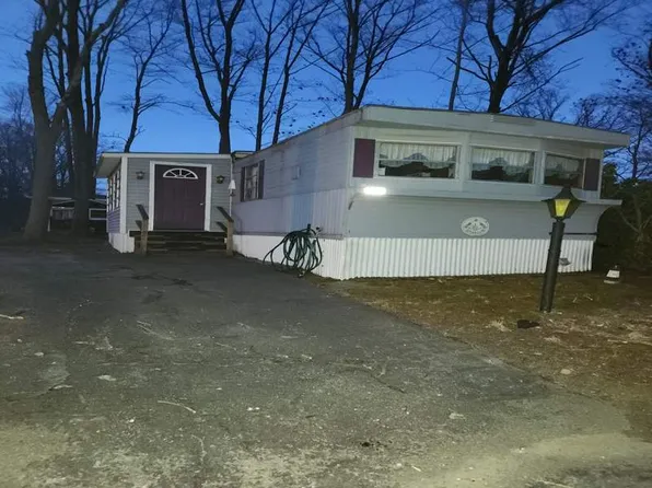 316 Friar Tuck Dr, Exeter, NH 03833