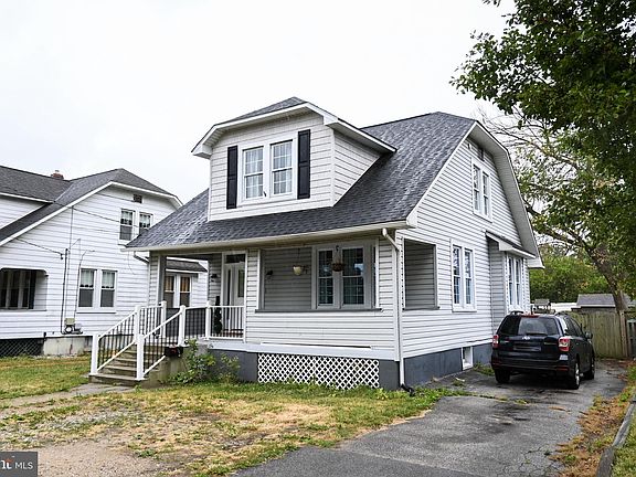 4th image of 119 5th Ave SE