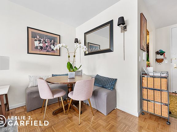 5th image of 201 W 72nd St APT 11F