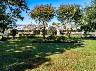 706 Sharon Ln, Baytown, TX 77521
