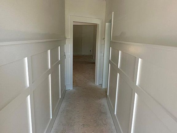 4th image of 109 Chinaberry St