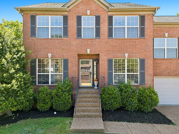 2nd image of 105 Hampton Ct