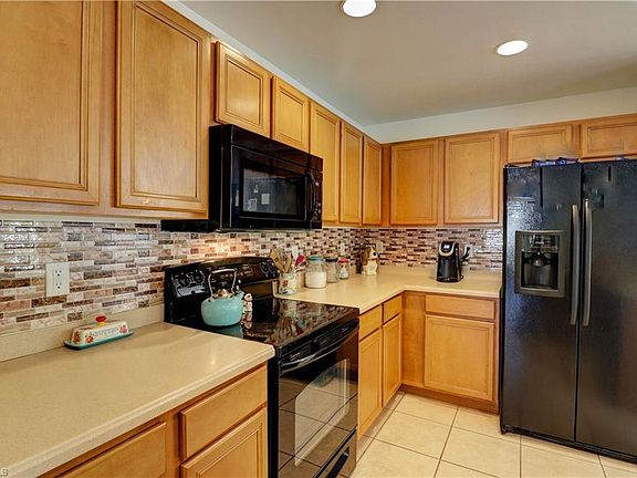 4th image of 3300 SW 17th Pl