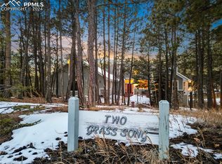 2 Grass Song Pl, Monument, CO 80132