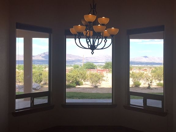 dining nook views