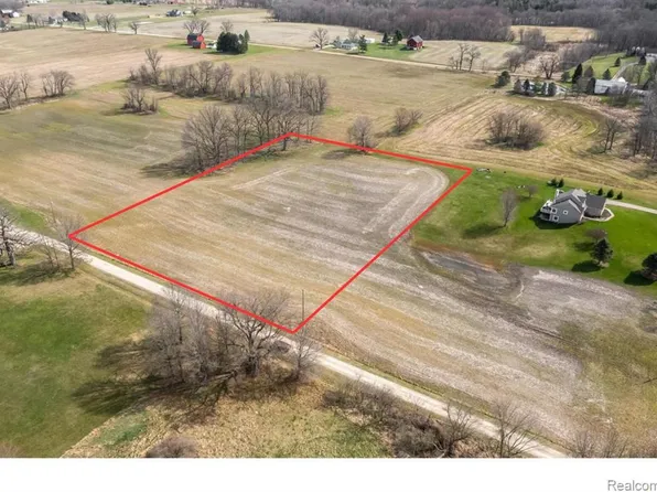L Schrepfer Rd, Howell, MI 48855