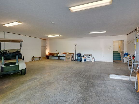 30th image of 134 N Harris Rd