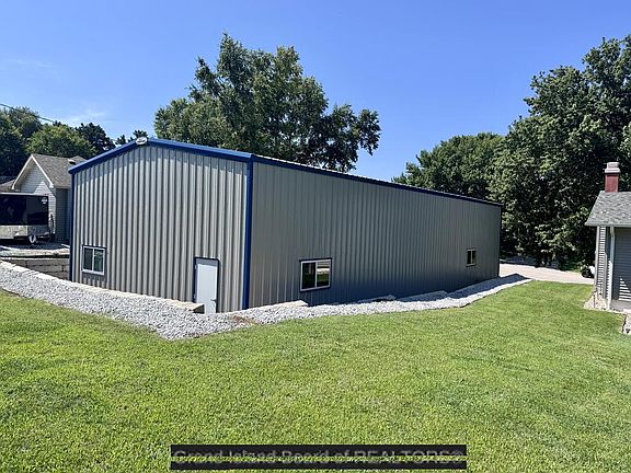 3rd image of 112 Canyon Dr