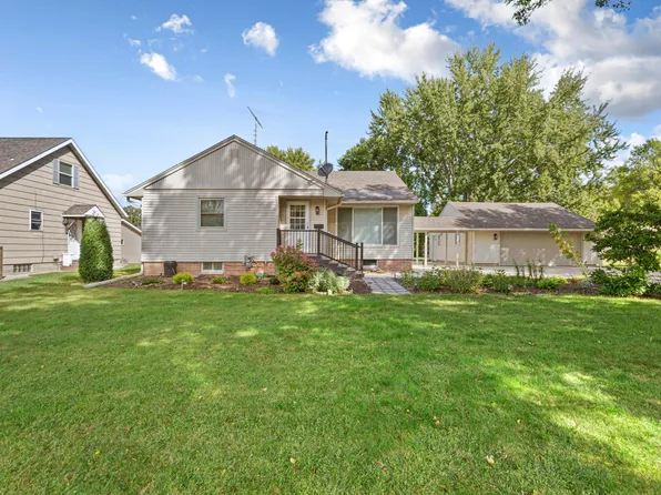 805 9th Ave NE, Waseca, MN 56093