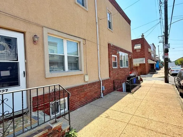 955 Daly St, Philadelphia, PA 19148