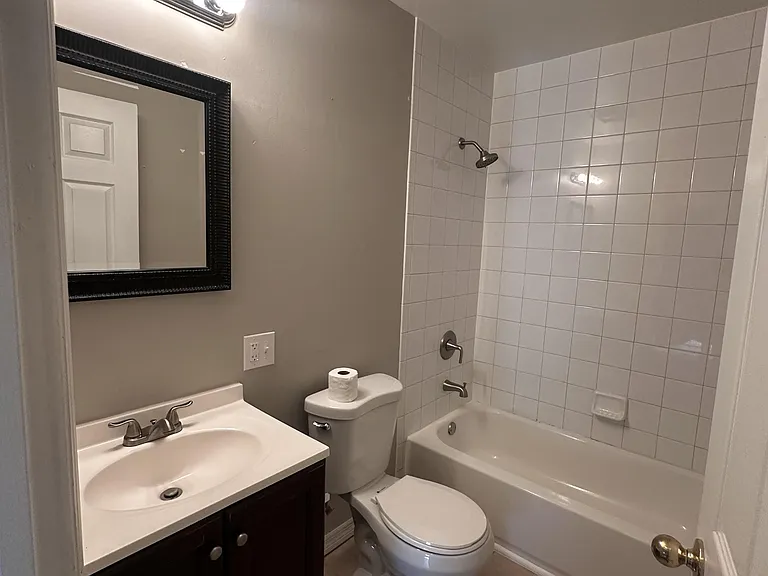 6715 Mott Ave — Photo 17