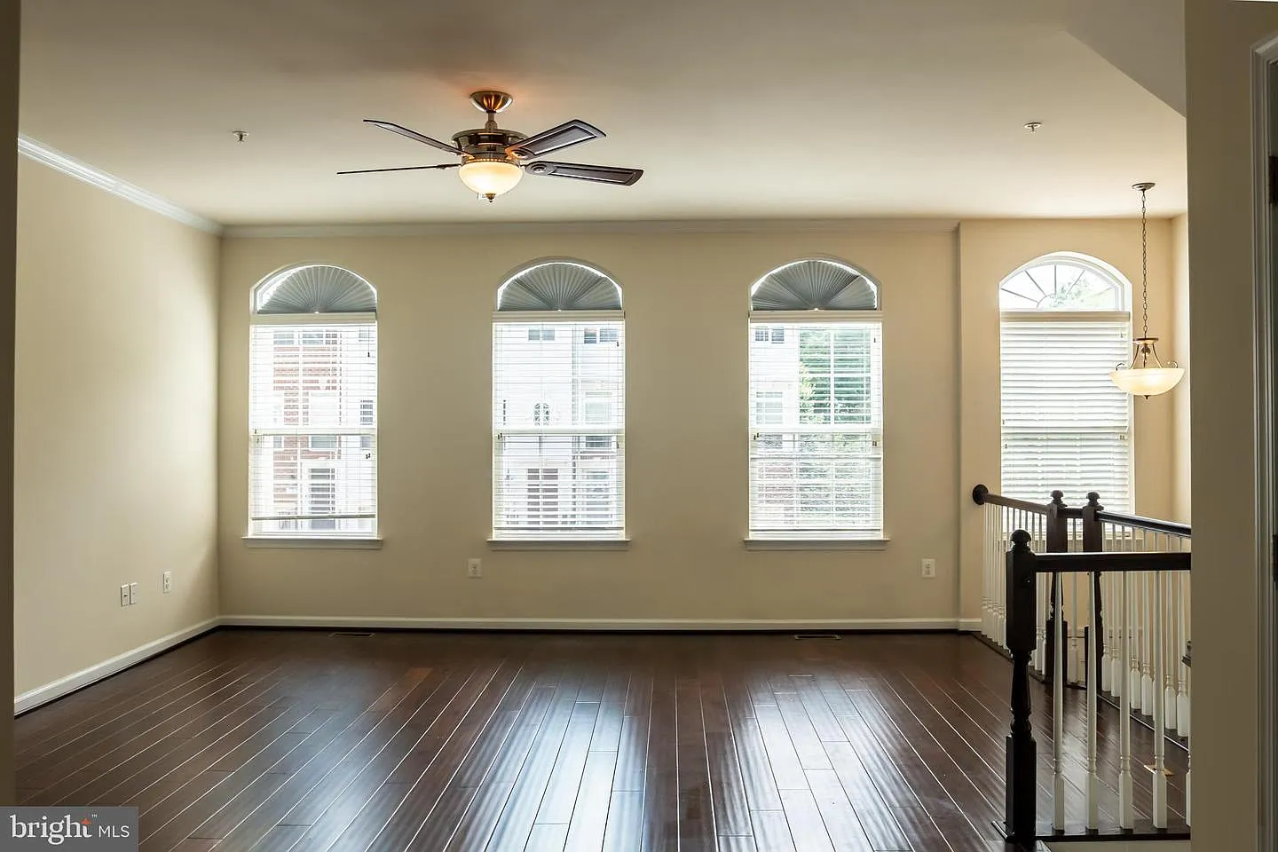 4 bed, 4.0 bath, 2232 sqft, $3,000 — Photo 4