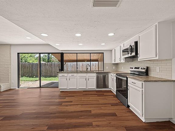 4th image of 16810 Great Glen Dr
