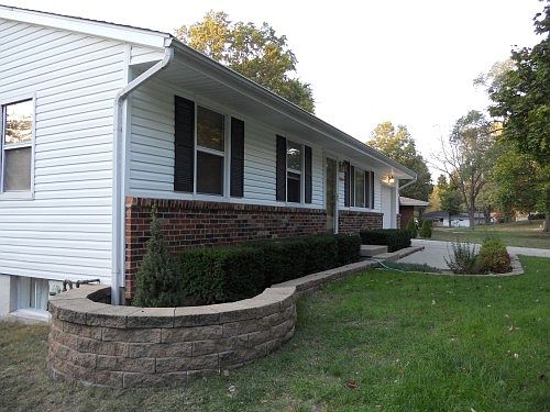 3rd image of 1304 Park Ln