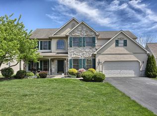 212 White Oak Cir, Lebanon, PA 17042