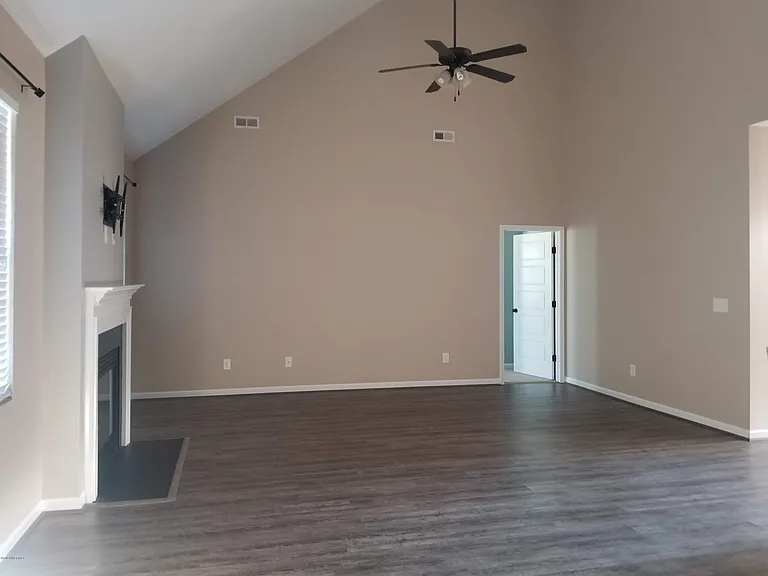 411 Cyrus Thompson Dr — Photo 10