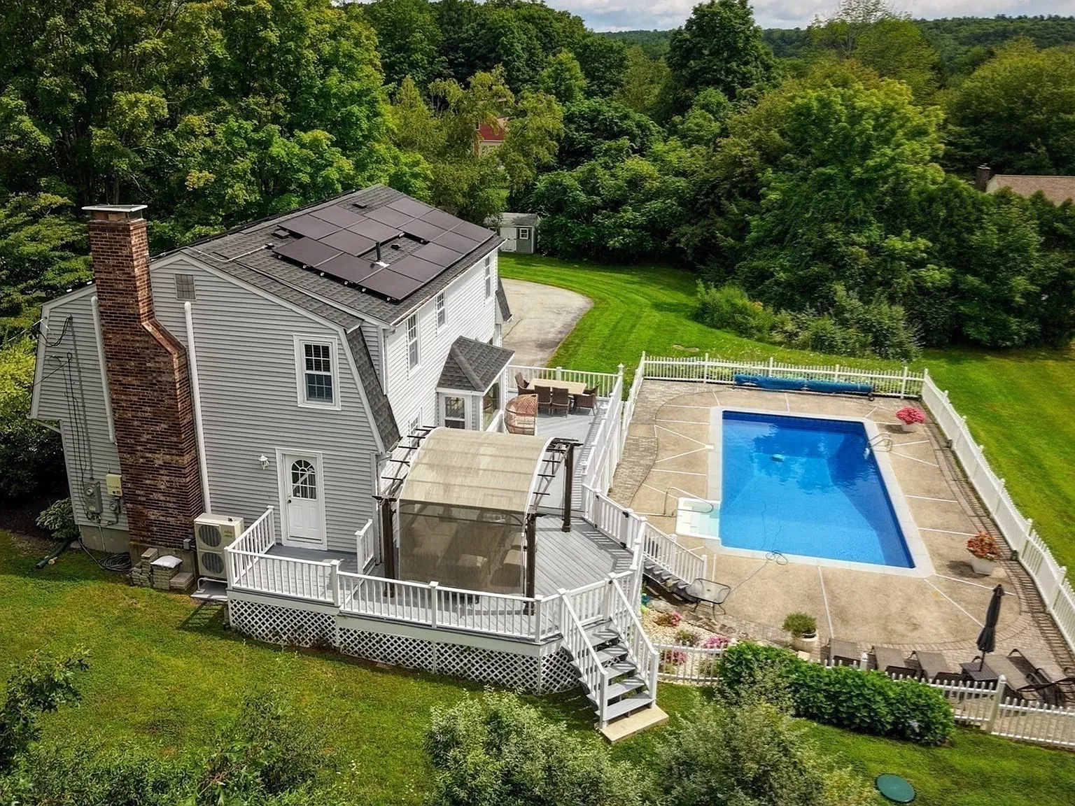 3 bed, 2.5 bath, 1830 sqft, $3,700 — Photo 3