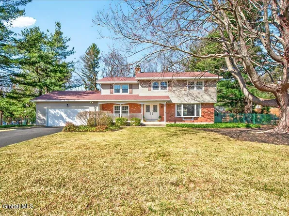 10 Laurel Drive, Loudonville, NY 12211