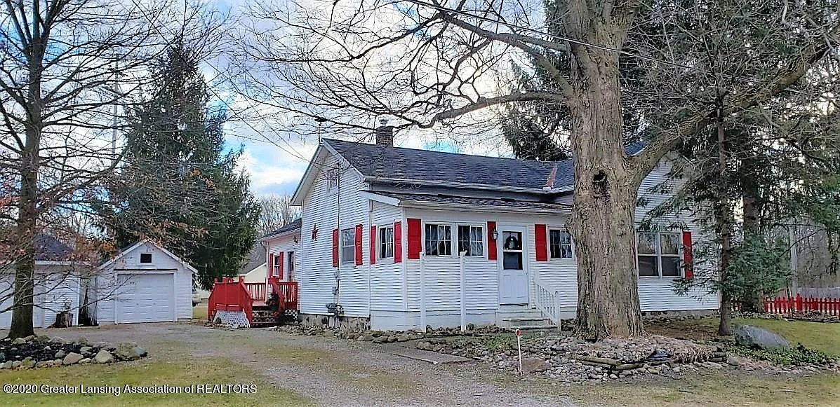 709 Hyatt St photo 1