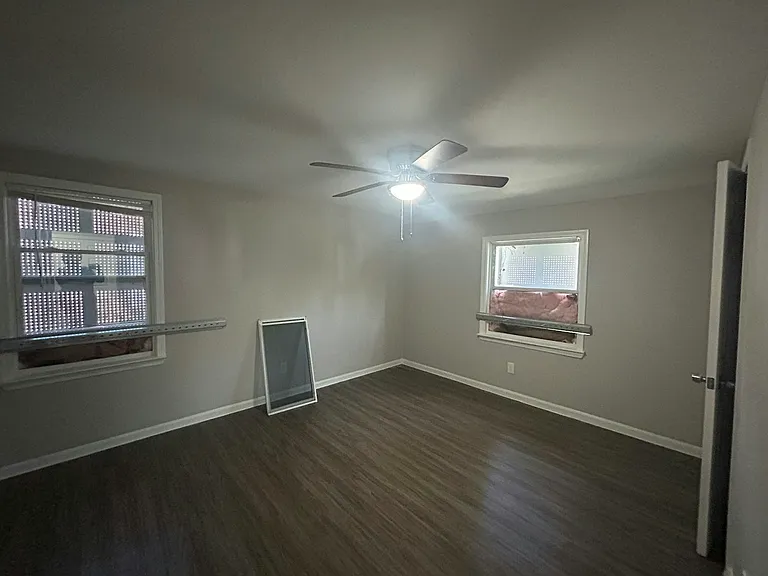 15713 Vaughan St — Photo 17