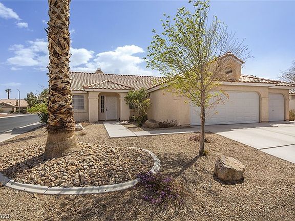 2nd image of 4748 Carefree Dr