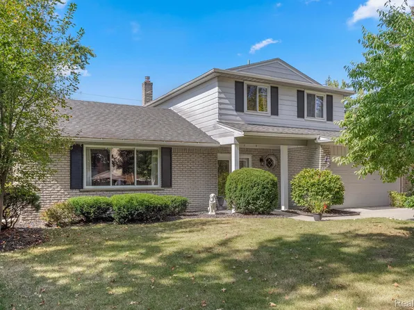 335 Kinloch St, Dearborn Heights, MI 48127