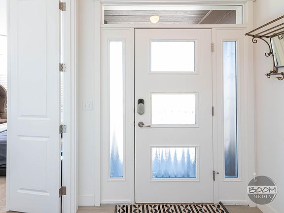 3rd image of 808 W 10th Ave #3