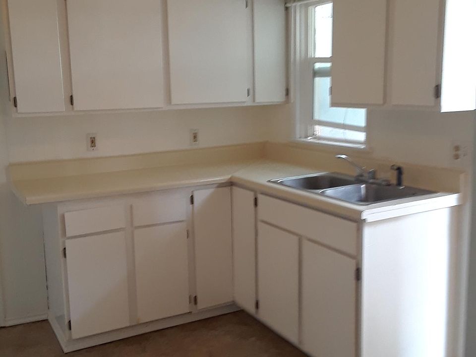 1st image of 319 1/2 Swan St