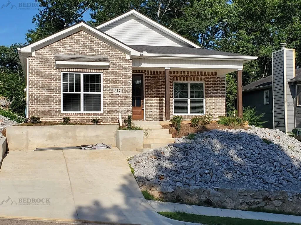 617 Wellingburg Road Southeast - 1 — Photo 1
