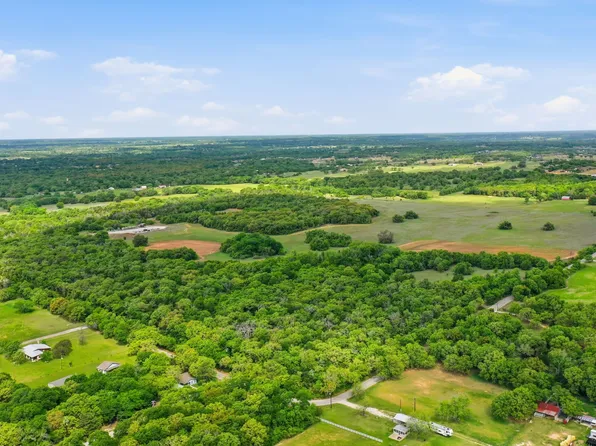 W White Dove St, Azle, TX 76020