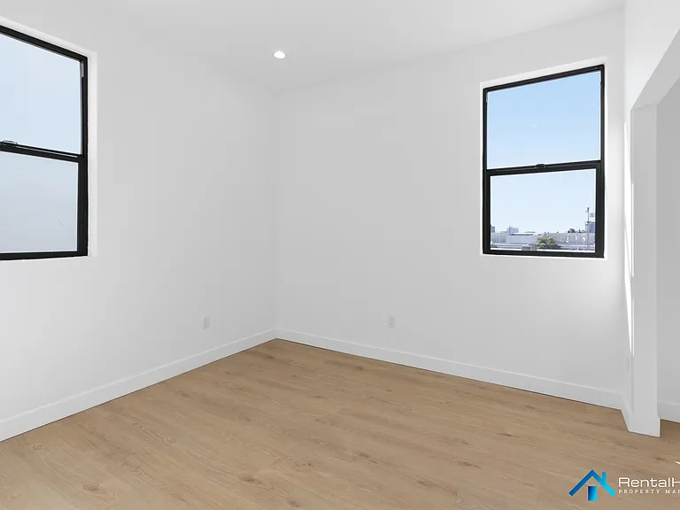 326 1/2 N La Fayette Park Pl — Photo 5