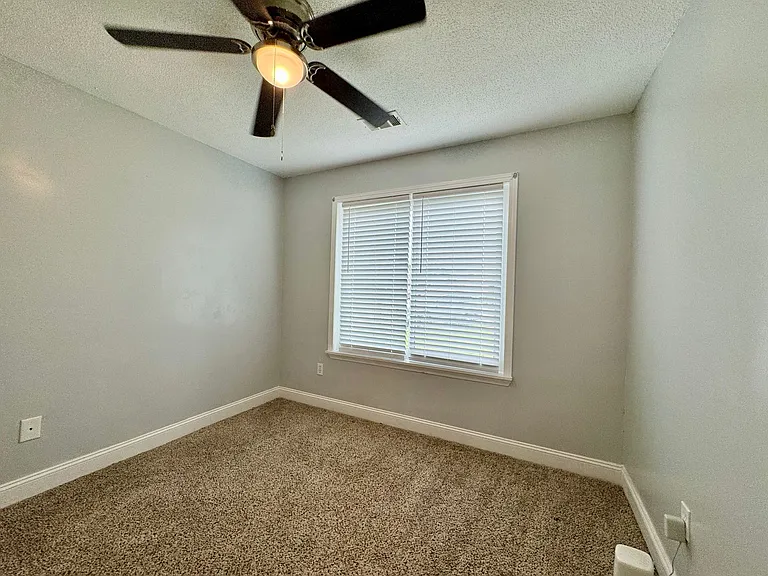 508 Covington Cv — Photo 22