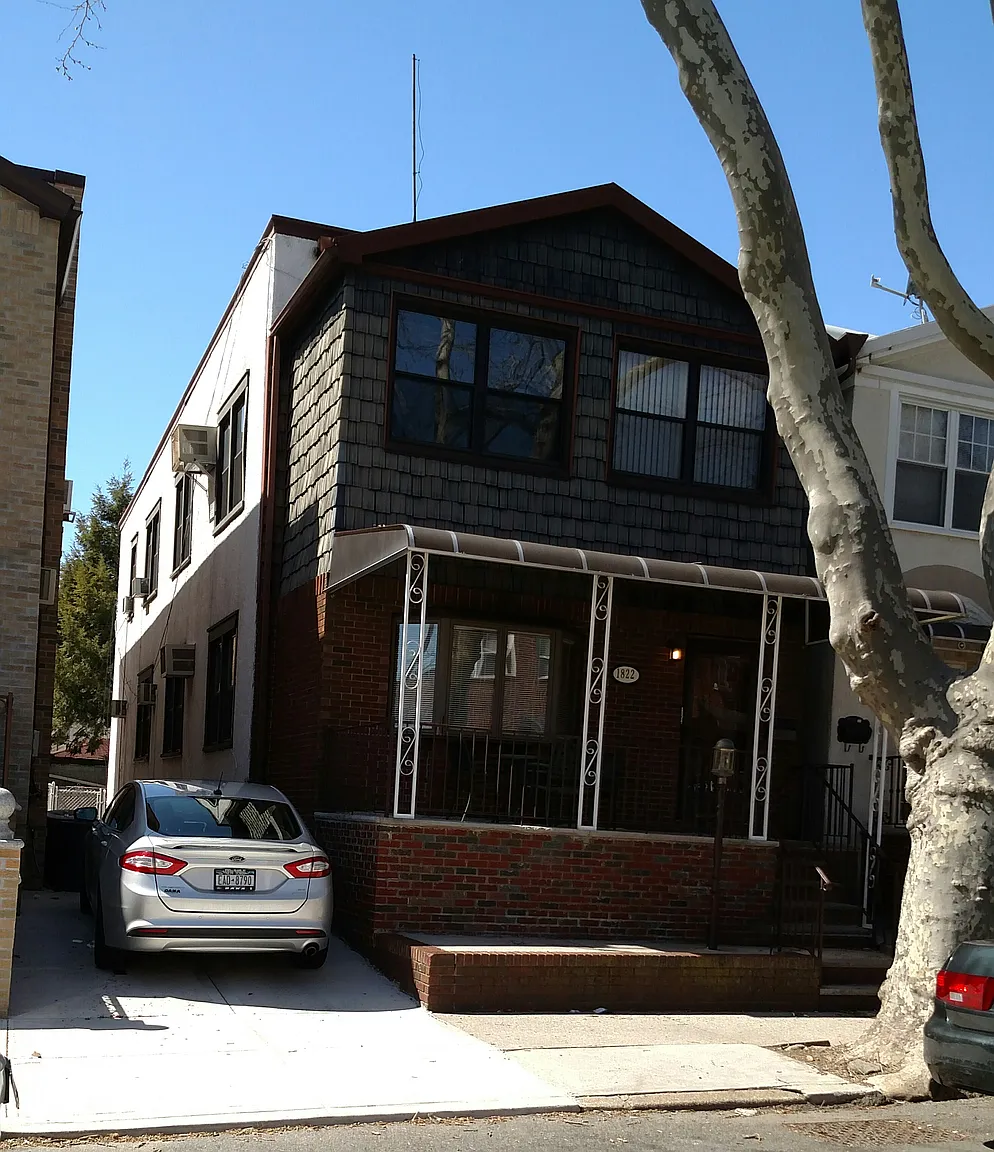 1822 W 5th St photo 1