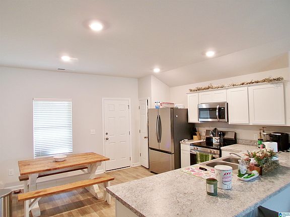 4th image of 190 Andrew Ln