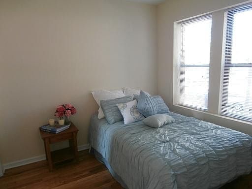 3rd image of 4750 N Sacramento Ave #2