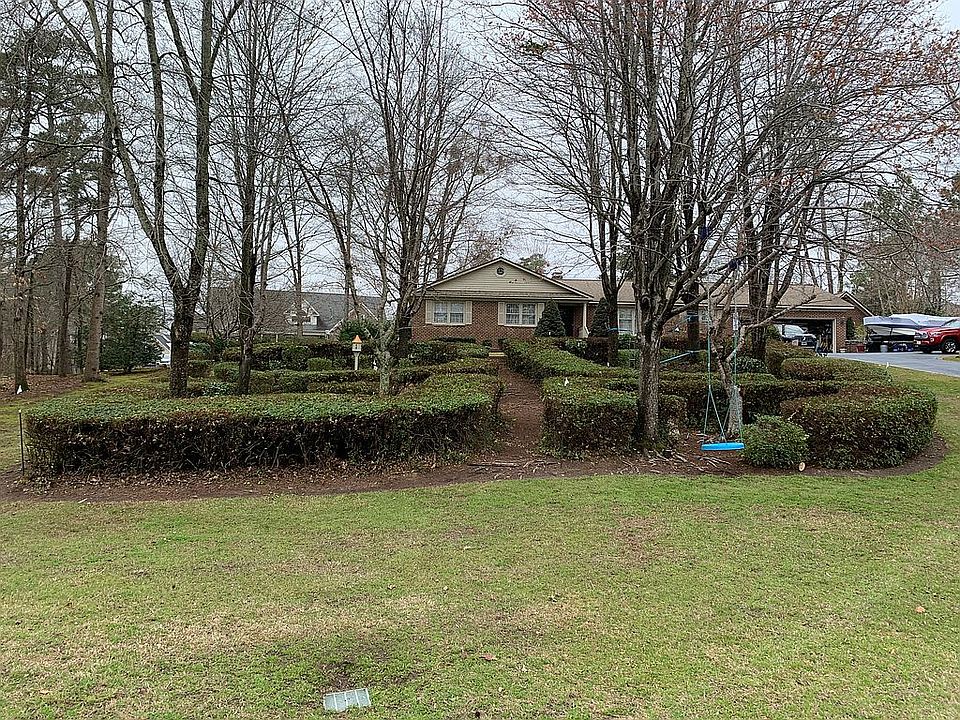 2nd image of 304 Oxford Rd