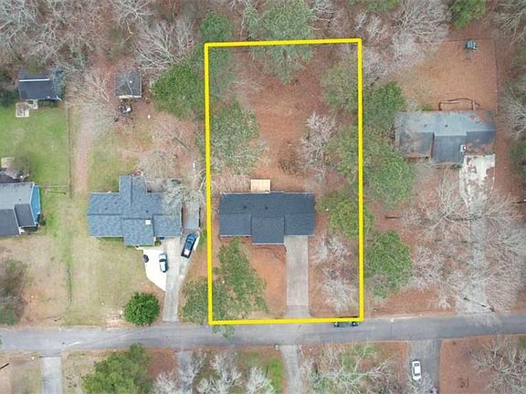 2nd image of 330 Pleasant Valley Rd