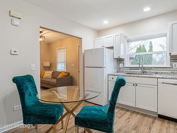 5th image of 7 E Eureka Dr