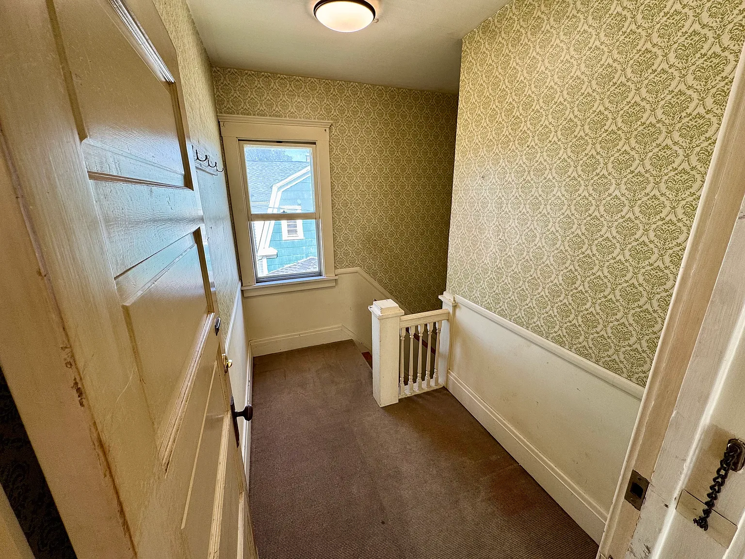 3 bed, 950 sqft, $1,200 — Photo 3