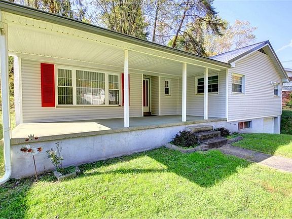 2nd image of 415 Crestview Dr