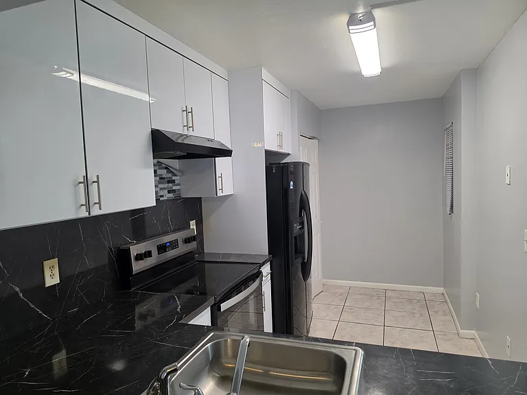20805 NE 8th Ct #103 — Photo 27