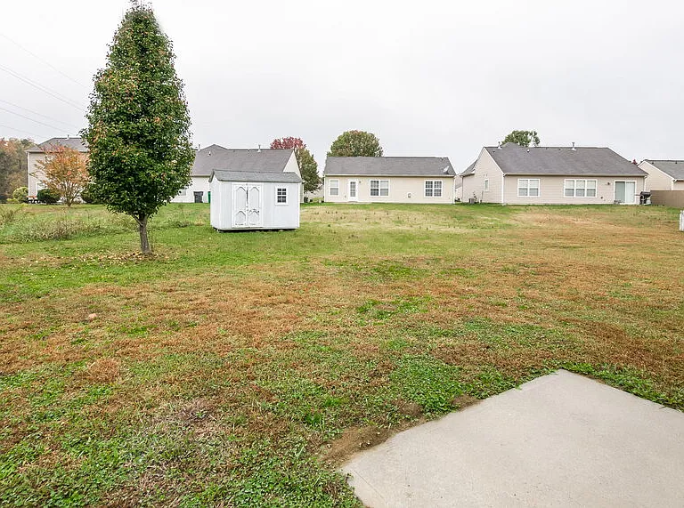 10013 Green Hedge Ave — Photo 16